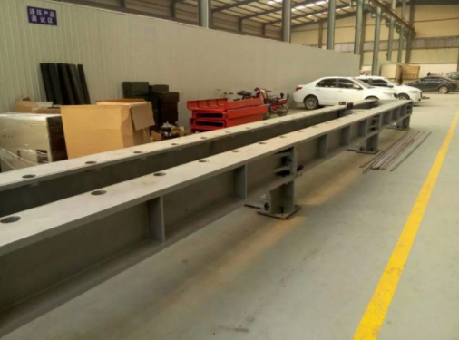 一種用于臥式拉力機(jī)球頭自動(dòng)找正機(jī)構(gòu)